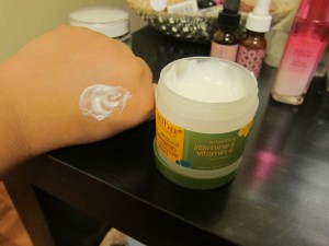 Alba Botanica Hawaiian Moisture with Jasmine and Vitamin E