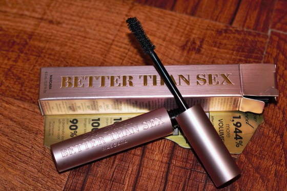 I tried a mini sample of the Too Faced Better than Sex Mascara and I loved it! It gives your lashes such a full volumized look!